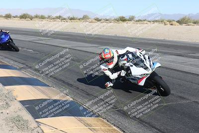 media/Dec-01-2025-Moto Forza (Mon) [[2daa91e15f]]/1-Advanced Group/Session 4 (Turn 10 Inside)/